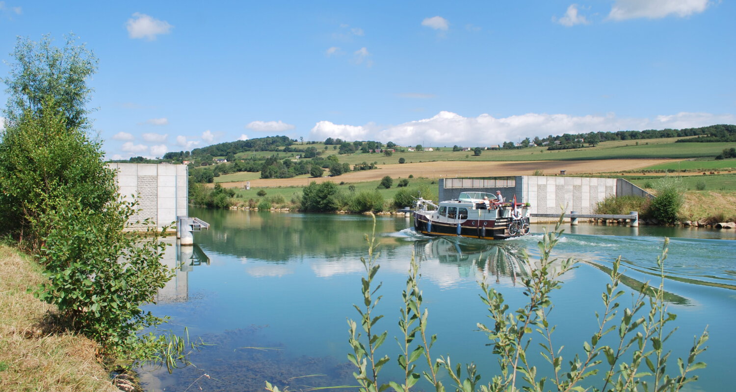 passage d'un bateau sur la zrdc