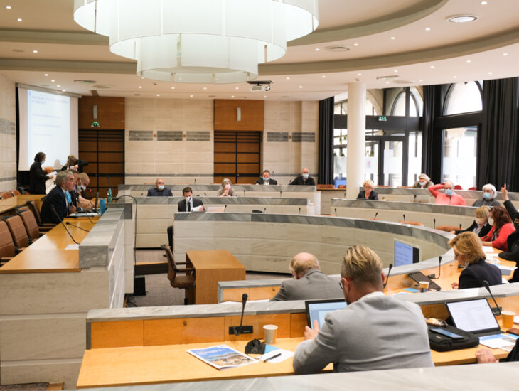 Assemblée des élus lors de l'élection du 11 octobre 2021 à Châlons-en-Champagne