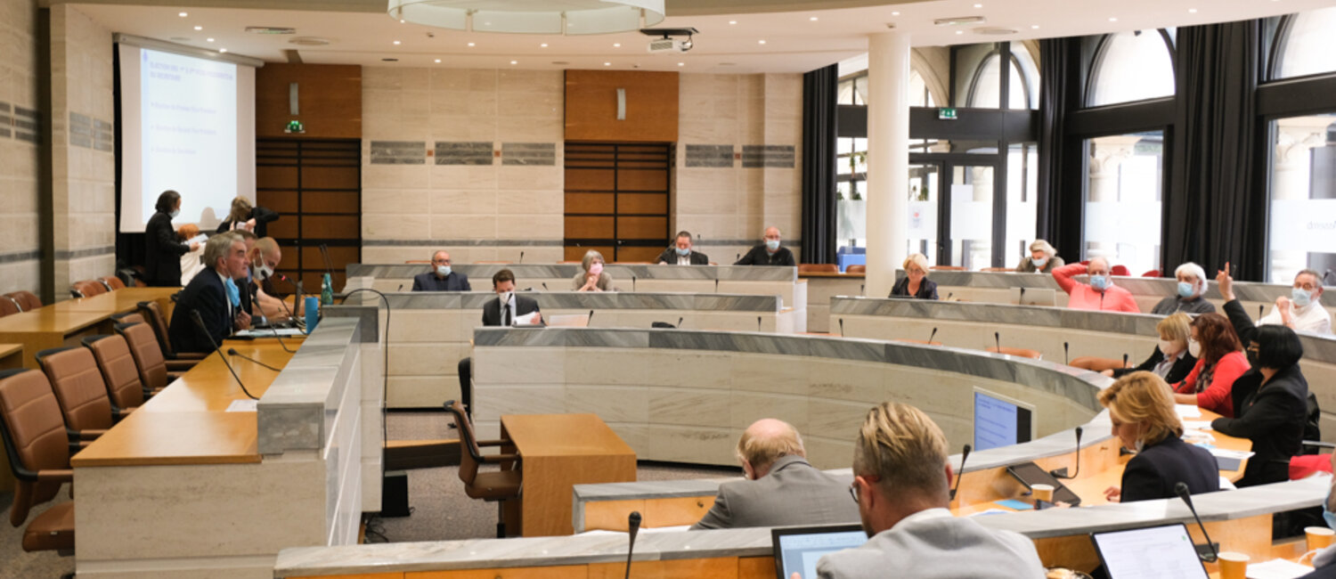 Assemblée des élus lors de l'élection du 11 octobre 2021 à Châlons-en-Champagne