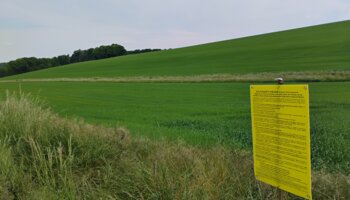 panneau d'information concernant l'avis d'enquête publique